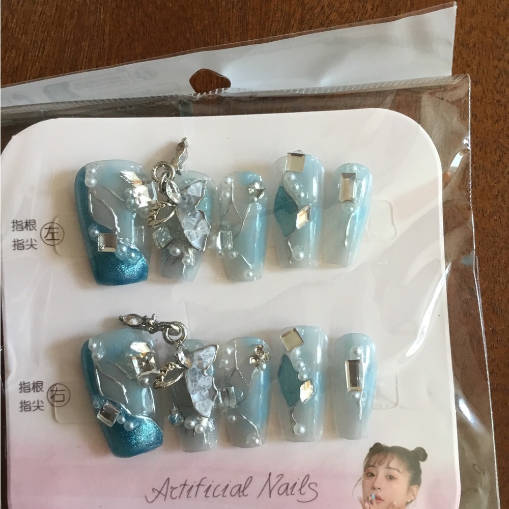 Press on Artificial Nail Set with accent design